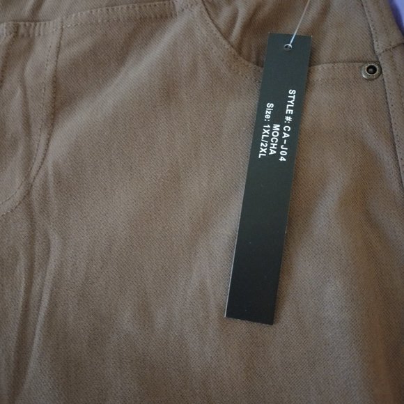 Dark Brown Dressbarn Stretch Capris - Picture 3 of 4